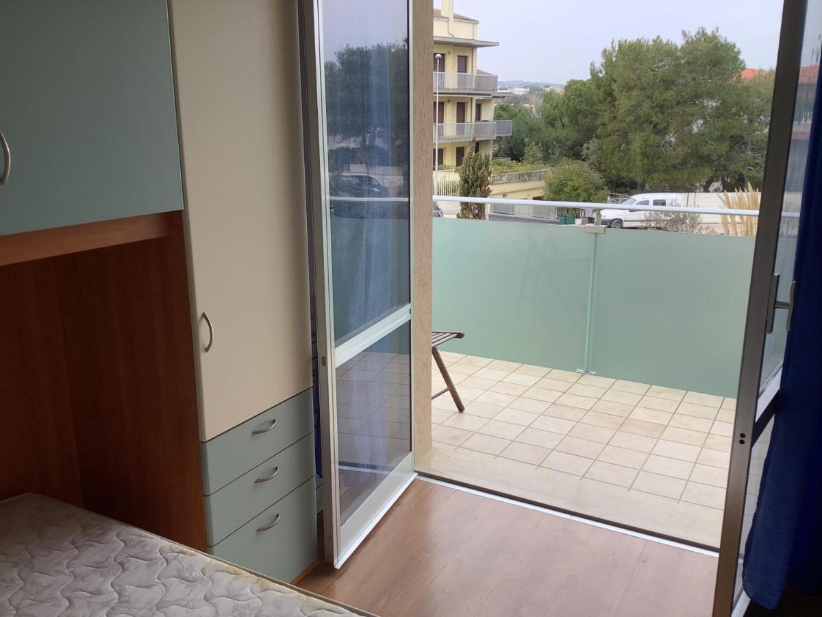 Hotel Oasi Mare Numana Esterno foto